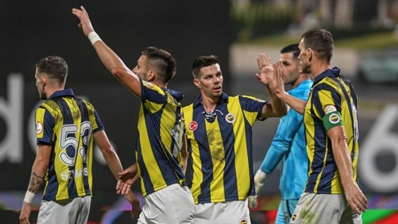 Fransız Basını Fenerbahçe'yi Övgüyle Anlatıyor