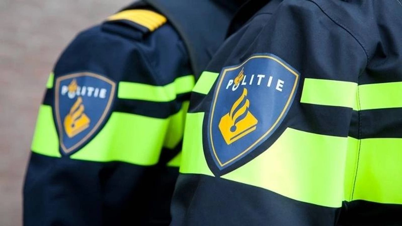 Hollanda'da Devlet Sırlarını Sızdırdığı Şüphesiyle Gözaltına Alınan 2 Kamu Çalışanı