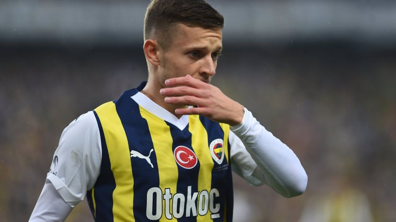 Fenerbahçe'nin Yıldız Futbolcusu Sebastian Szymanski İçin Premier Lig Kulüplerinden İlgi