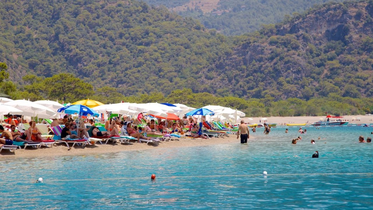 Marmaris'ta ölen turistin külleri denize saçıldı