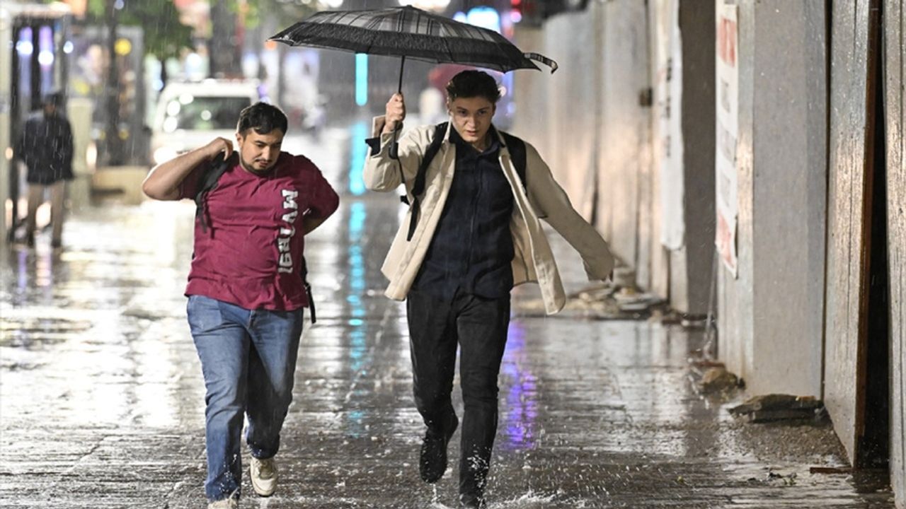 Meteoroloji'den birçok ile sağanak yağış alarmı