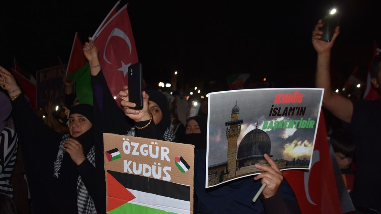 Adıyaman'da Gazze'ye Yönelik Saldırıları Protesto Etti