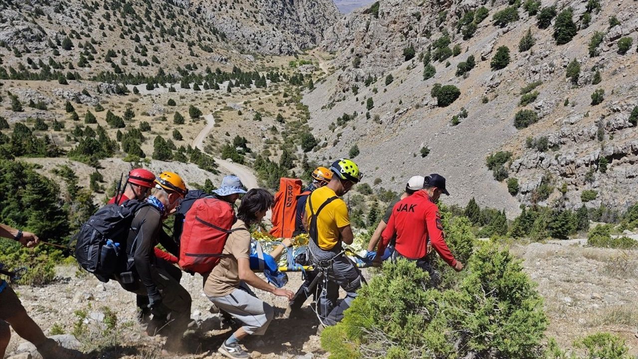 Aladağlar'da Trajik Dağcı Kazası: Bir Hayat Kaybedildi