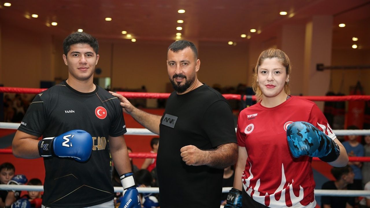 Antalya'da Muay Thai Yıldızları: Zeliha ve Etem'in Ortak Antrenmanları