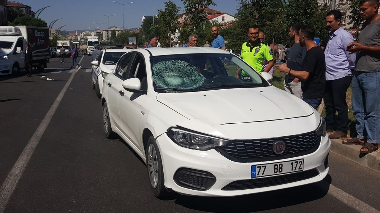 Bingöl'de Yaya Kazası: Yaşlı Adam Yaralandı