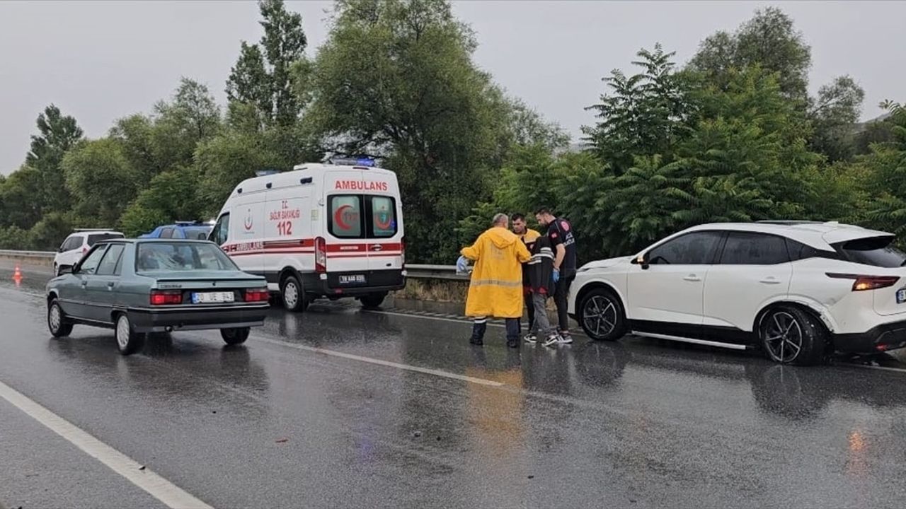 Çorum-Samsun Kara Yolunda İki Kaza: 4 Yaralı