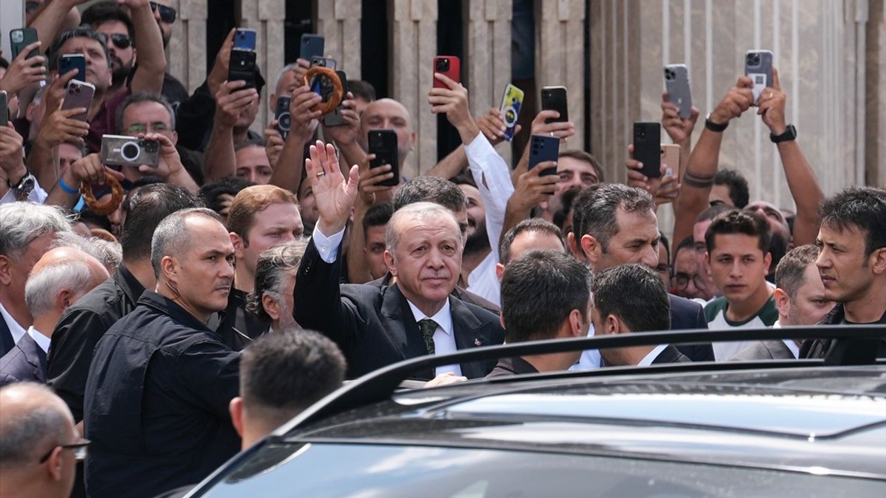 Cumhurbaşkanı Erdoğan Taksim Camisi'nde Cuma Namazı Kıldı