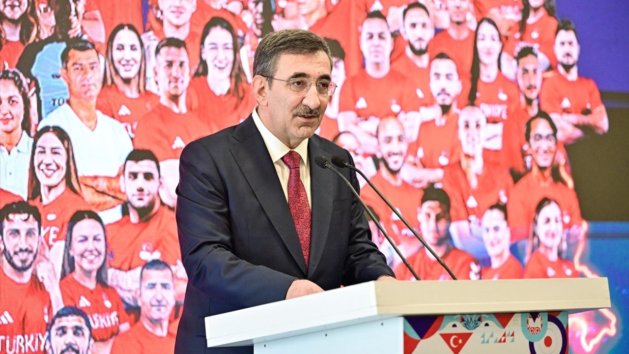 Cumhurbaşkanı Yardımcısı Yılmaz'dan Paris 2024 Olimpiyatları'na Uğurlama Töreni