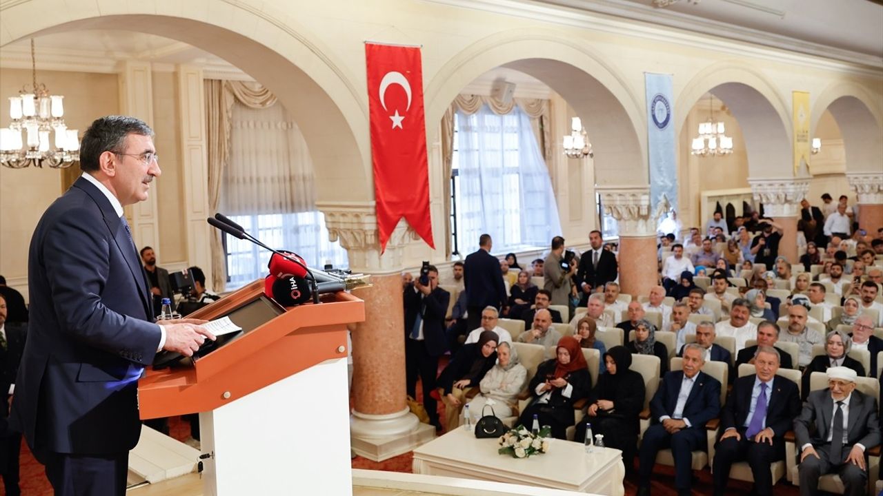 Cumhurbaşkanı Yardımcısı Yılmaz, İslam Düşüncesinin Önemini Vurguladı