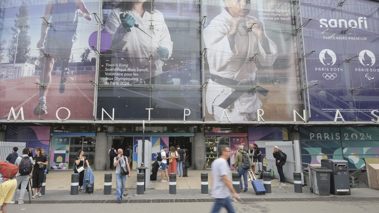 Fransa'da Olimpiyat Açılışı Öncesi Tren Aksaklıkları Yolcuları Mağdur Etti