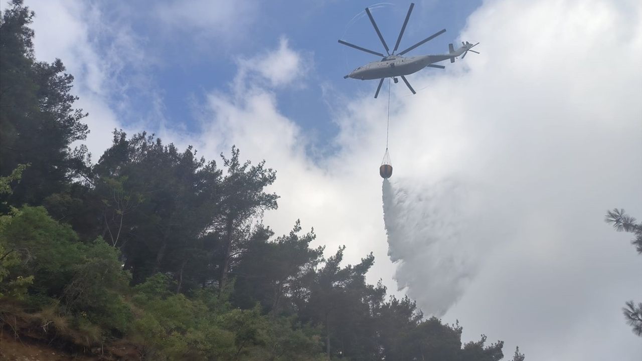 Hatay'da Orman Yangınına Müdahale Devam Ediyor