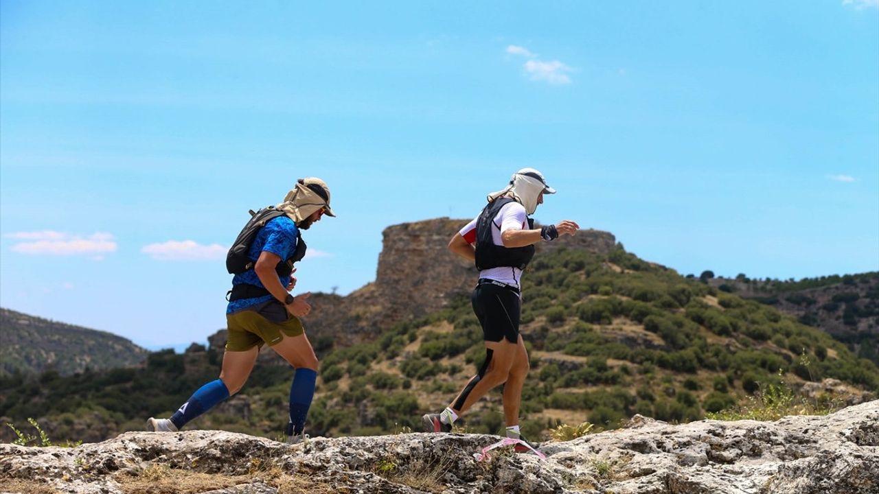 Kanyon Ulubey Ultra Trail Koşusu Uluslararası Katılımla Gerçekleşti
