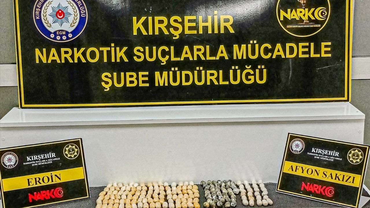 Kırşehir'de Uyuşturucu Kurye Operasyonu: İki İranlı Tutuklandı
