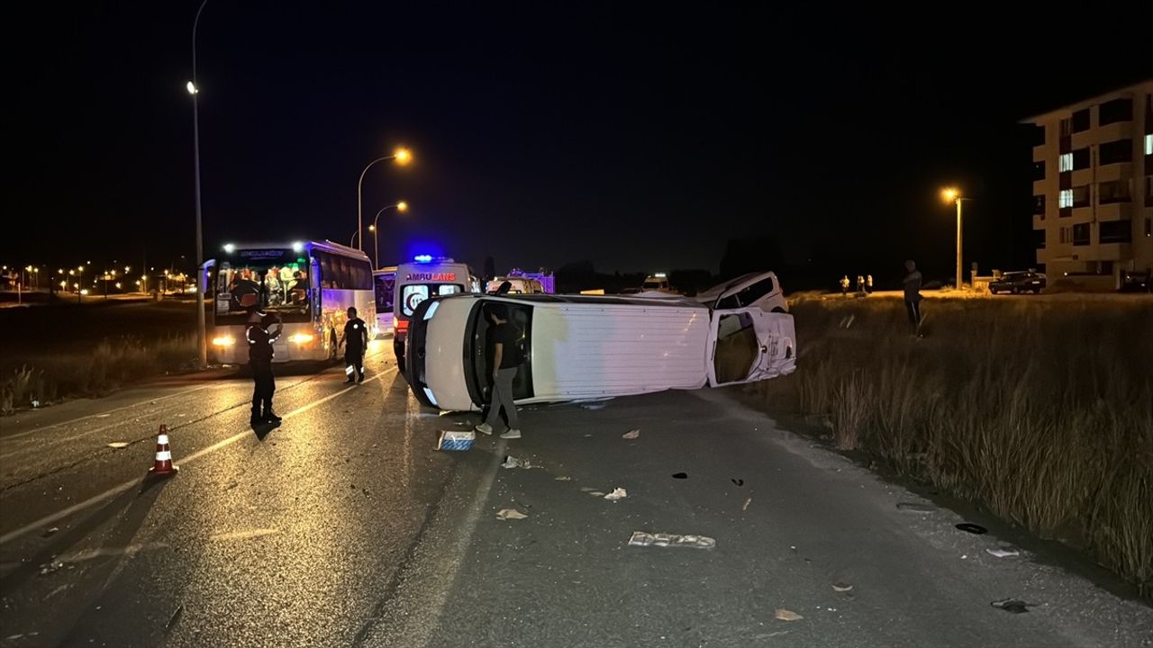 Kütahya'da Zincirleme Trafik Kazası: Bir Ölü, Sekiz Yaralı