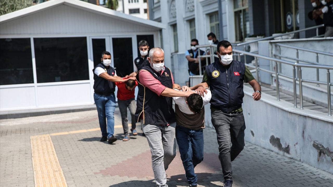 Mersin'de Terör Örgütü Elebaşına Destek Veren 10 Şüpheli Tutuklandı