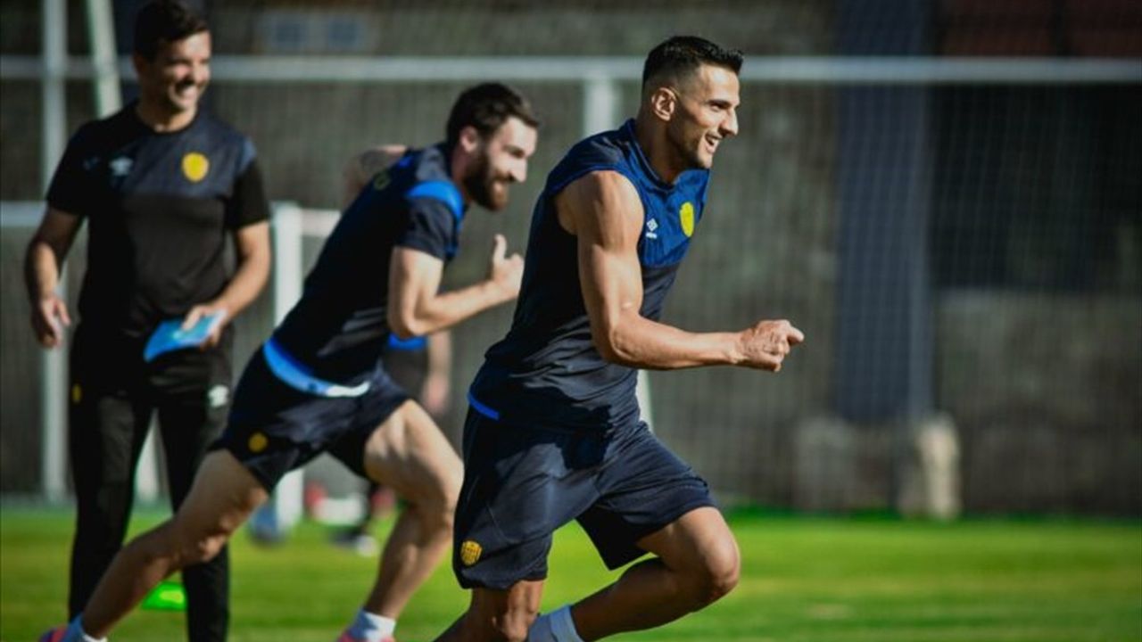 MKE Ankaragücü Yeni Sezon Hazırlıklarını Kayseri'de Sürdürüyor