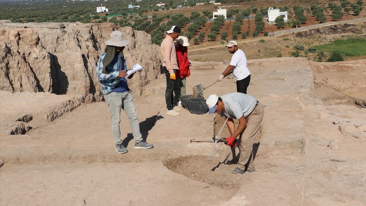 Oylum Höyük Kazıları Yeniden Başladı: Tarihin Derinliklerine Yolculuk