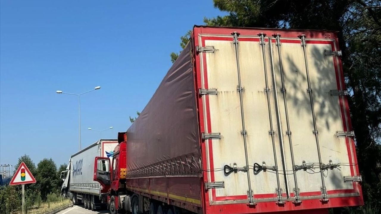 Samsun-Ordu Kara Yolu Tır Kazası Sonrası Yeniden Açıldı