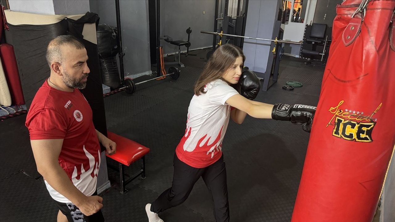 Sudenur Basancı: Muaythai'de Zirveye Yükselen Genç Şampiyon