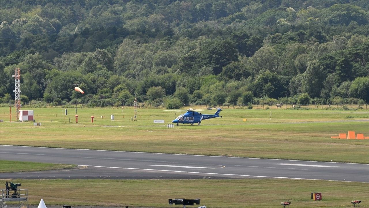 Türkiye'nın İlk Yerli Helikopteri GÖKBEY, İngiltere semalarında Uçuş Gösterisi Gerçekleştirdi