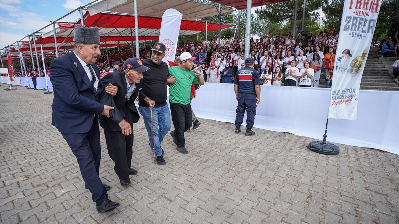 95 Yaşındaki Gaziden Duygulandıran Tören