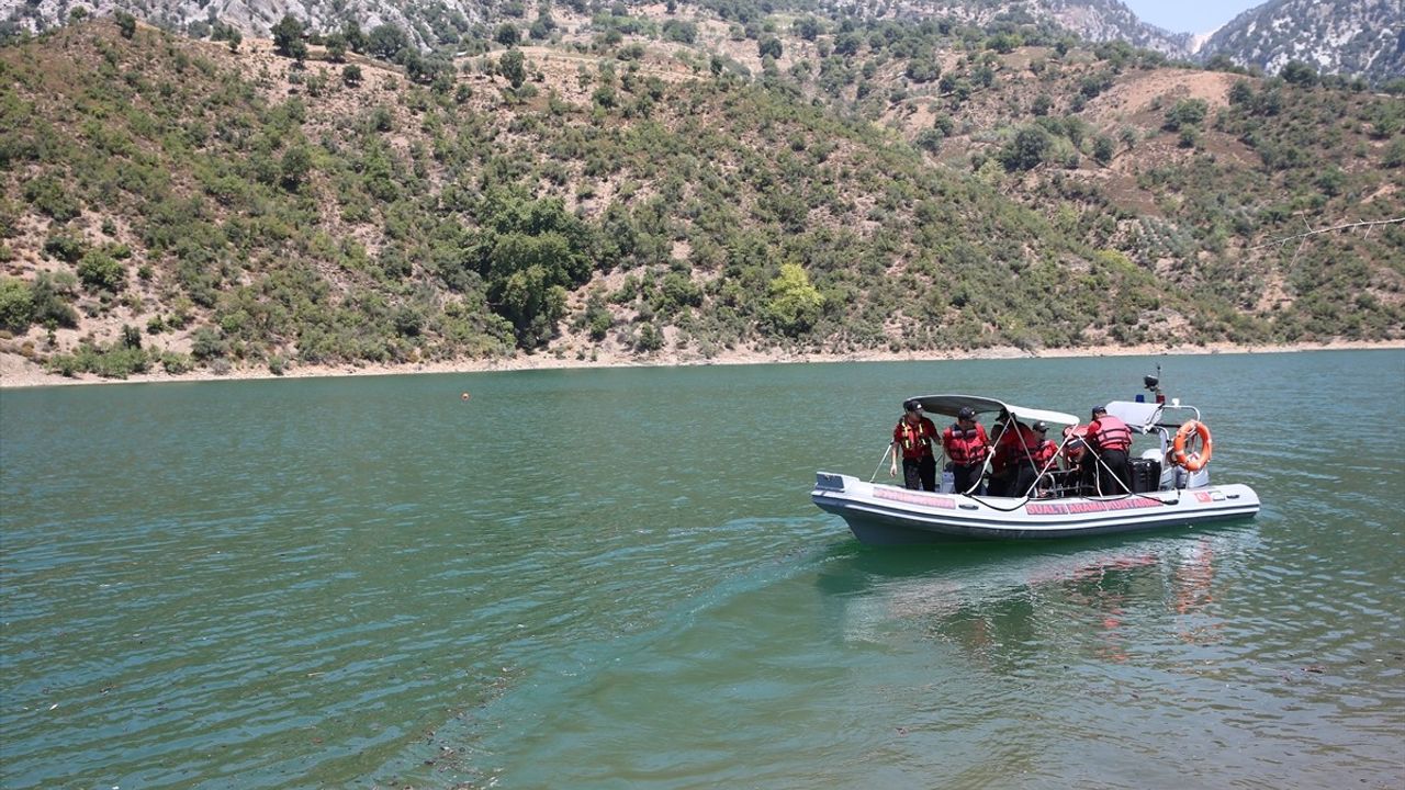 Adana'da Helikopter Kazası: Jandarma Ekipleri İncelemelerde Bulundu
