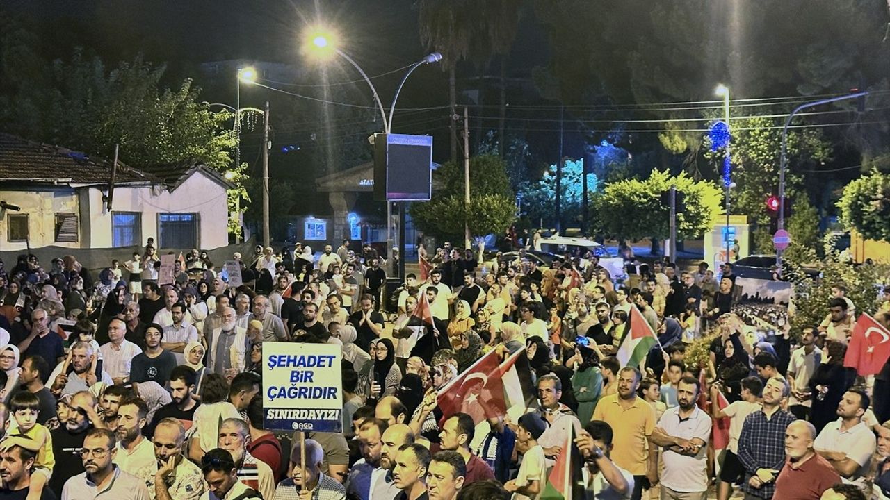 Adana'da İsmail Heniyye için Protesto Yürüyüşleri Düzenlendi