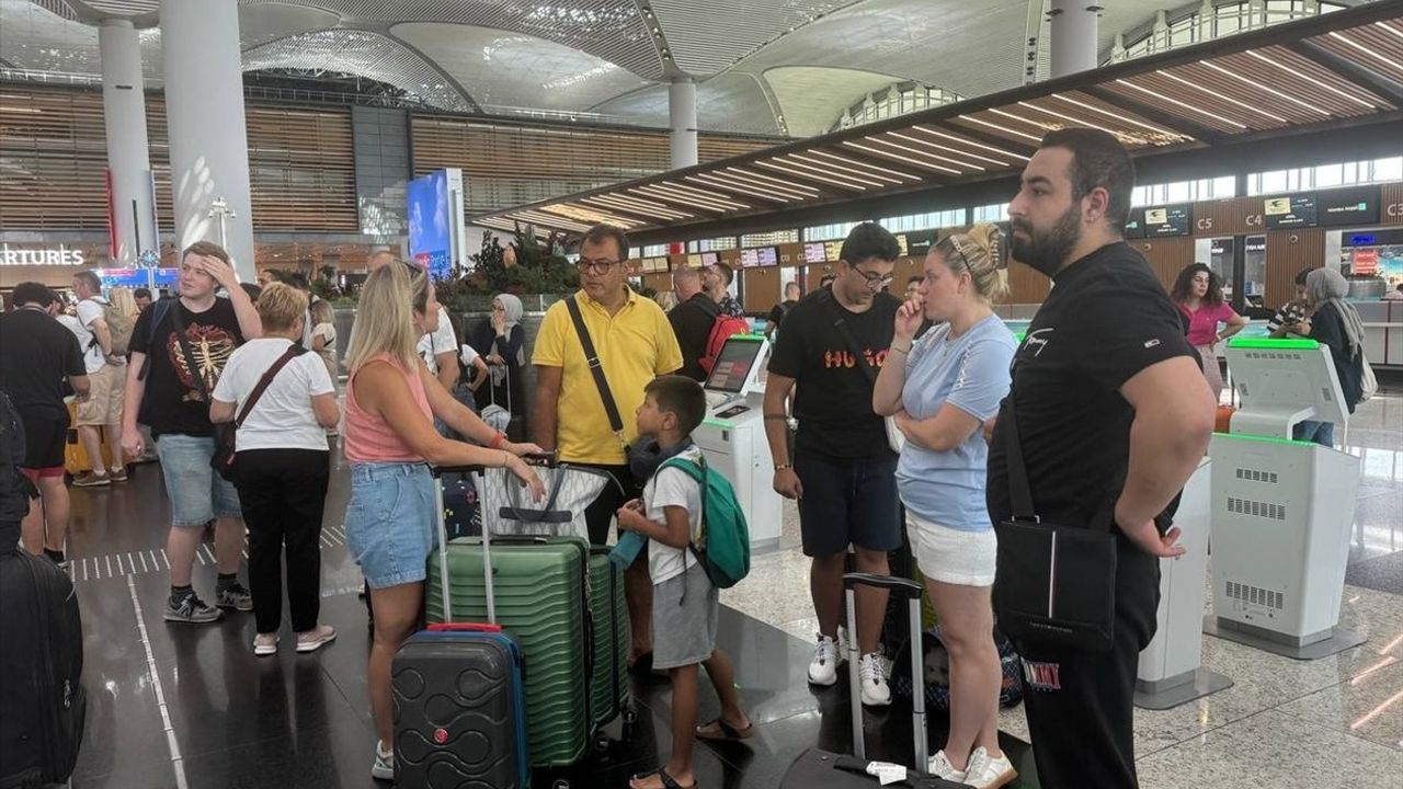 Air Montenegro'nun İstanbul-Tivat Seferleri Protesto Edildi
