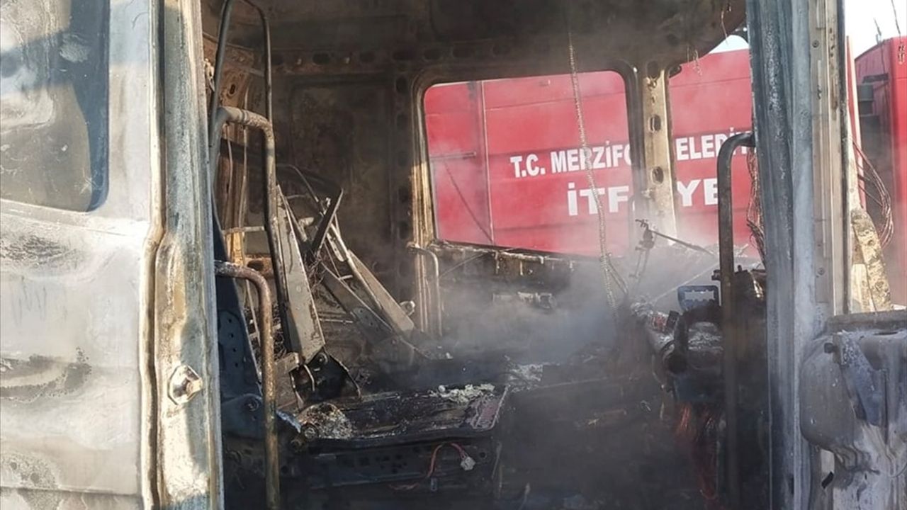 Amasya'da Seyir Halindeki Tırda Yangın Çıktı