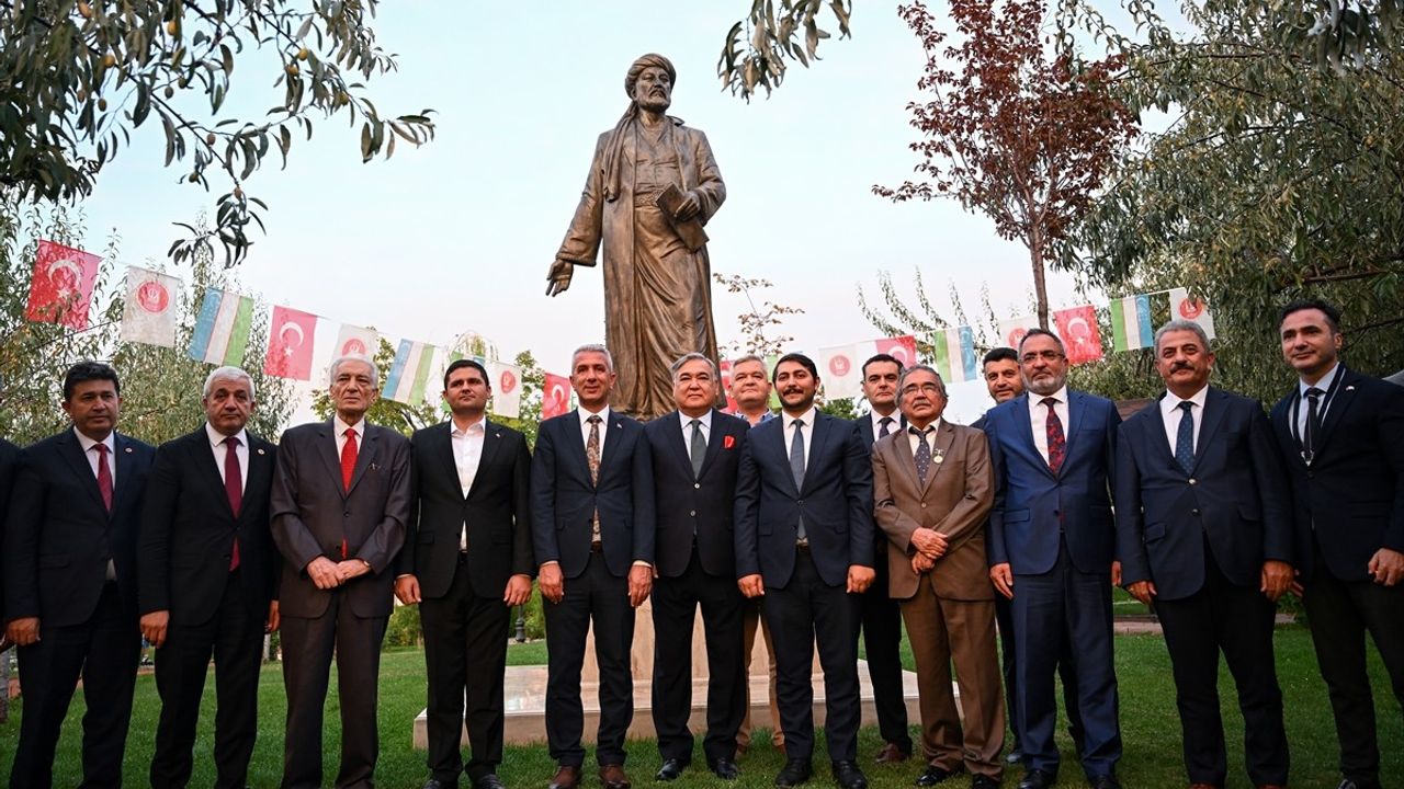 Ankara'da Alişir Nevai Heykeli Açıldı