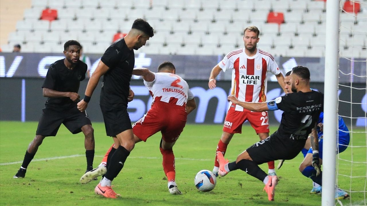 Antalyaspor'dan Tarihi Comeback: Hatayspor'u 3-2 Yendiler