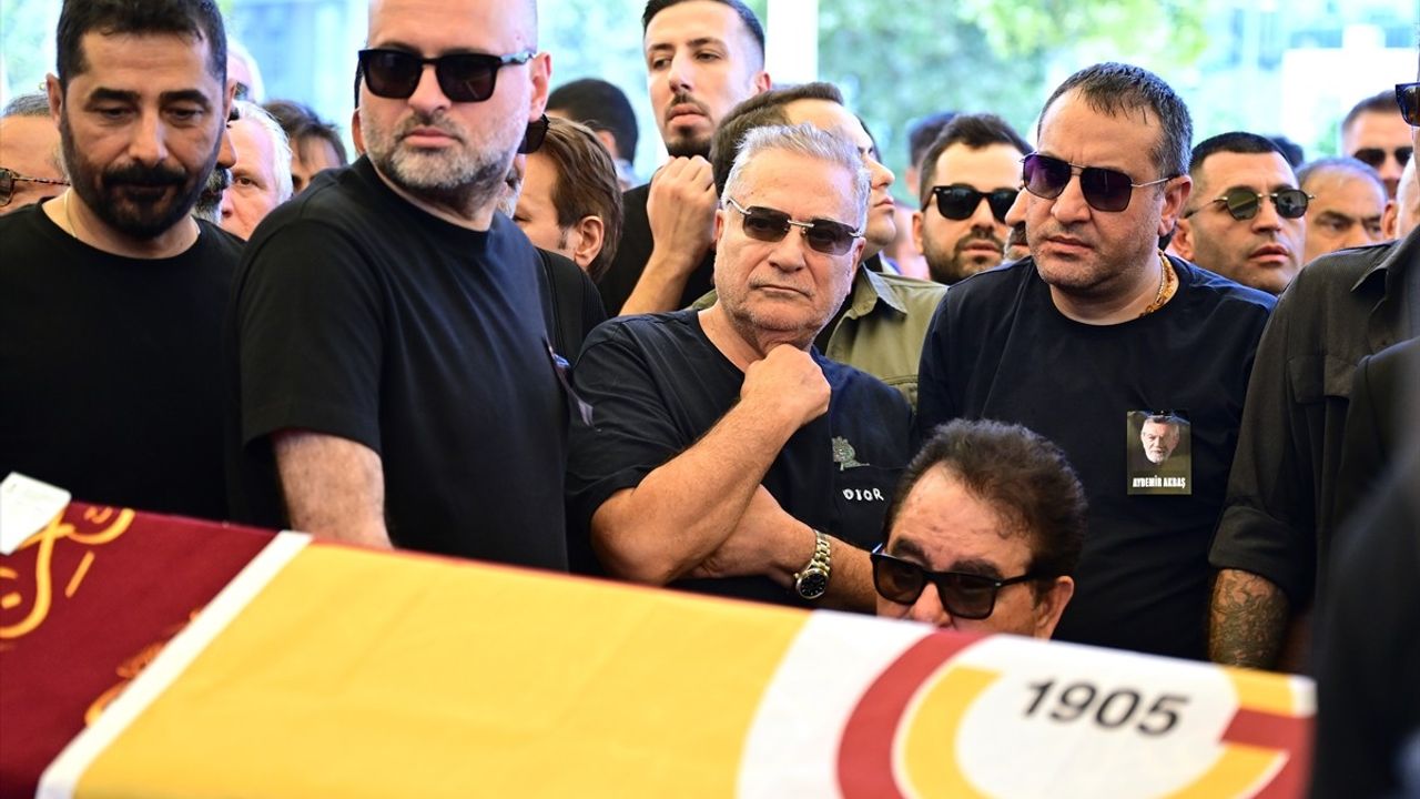 Aydemir Akbaş, Son Yolculuğuna Uğurlandı