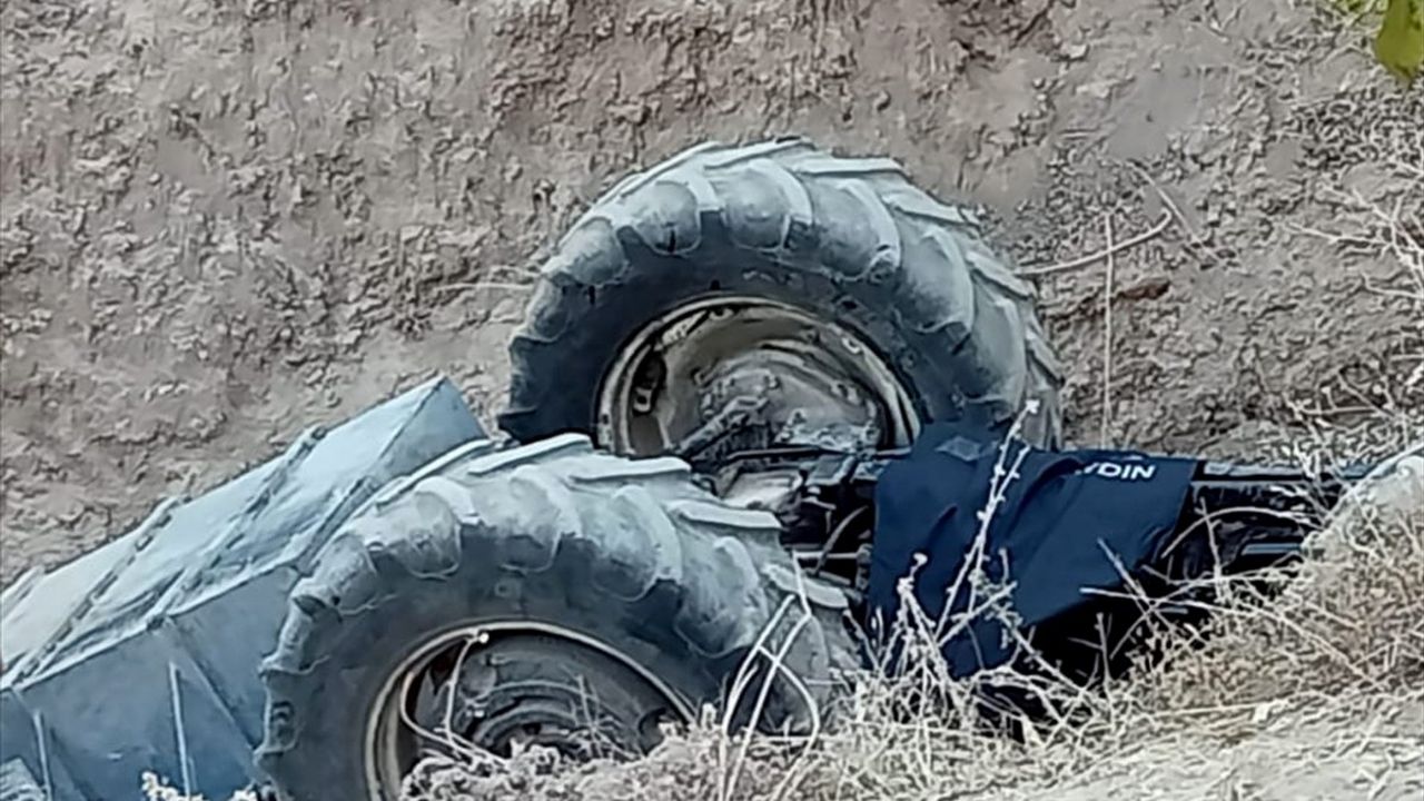 Aydın'da Traktör Kazası: Çift Hayatını Kaybetti, Çocuklar Yaralandı