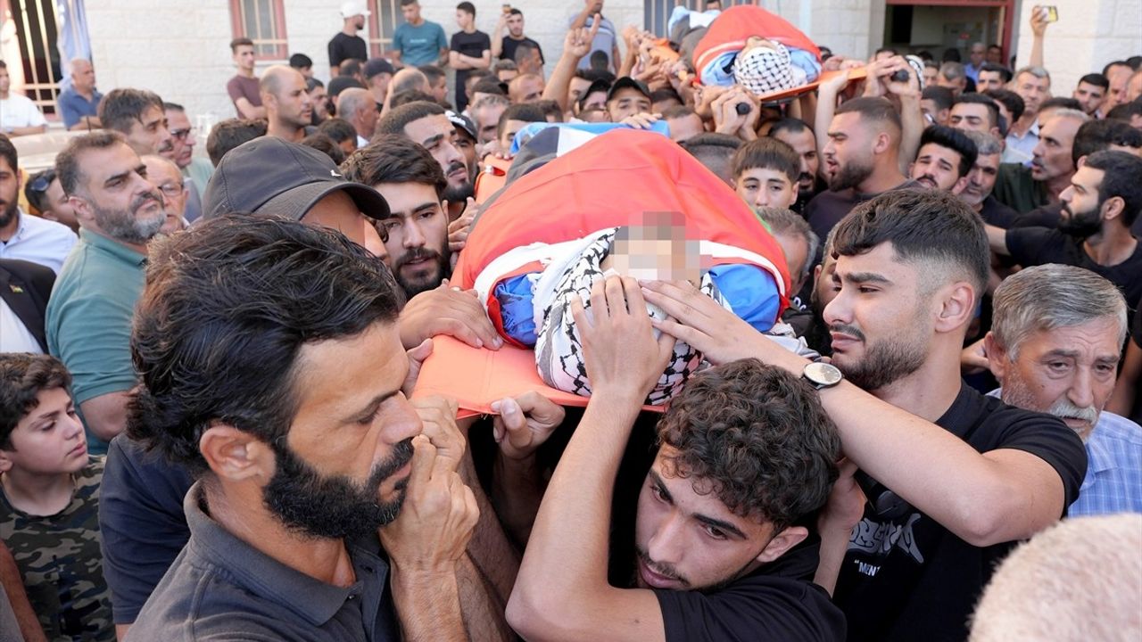 Batı Şeria'da Kanlı Baskın: 4 Filistinli Hayatını Kaybetti