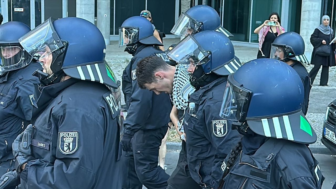 Berlin'de Filistin'e Destek Eylemi Gerçekleştirildi