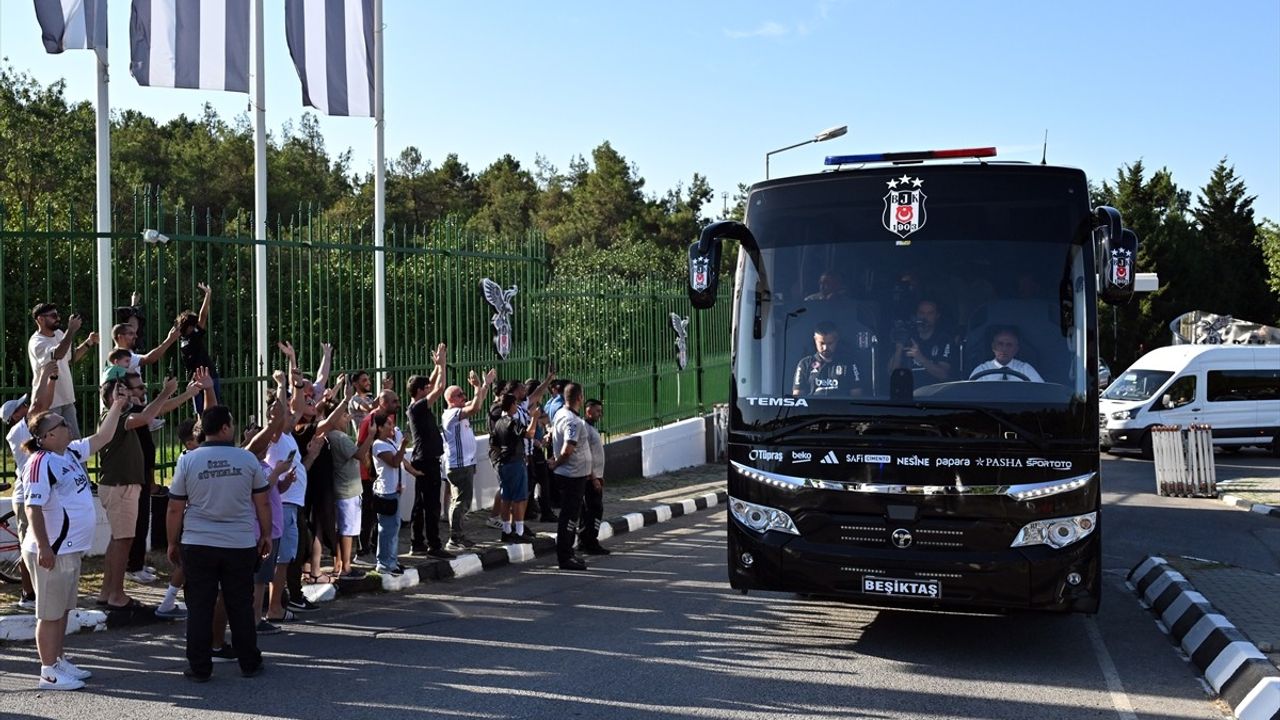 Beşiktaş, Süper Kupa için Atatürk Olimpiyat Stadı'na Gitti