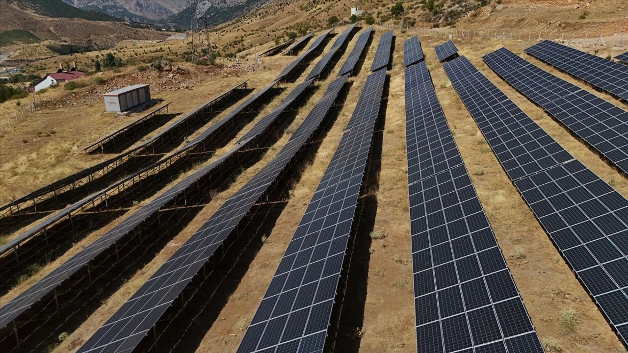 Bitlis Belediyesi Güneş Enerjisi Santrali ile Elektrik İhtiyacını Karşılıyor