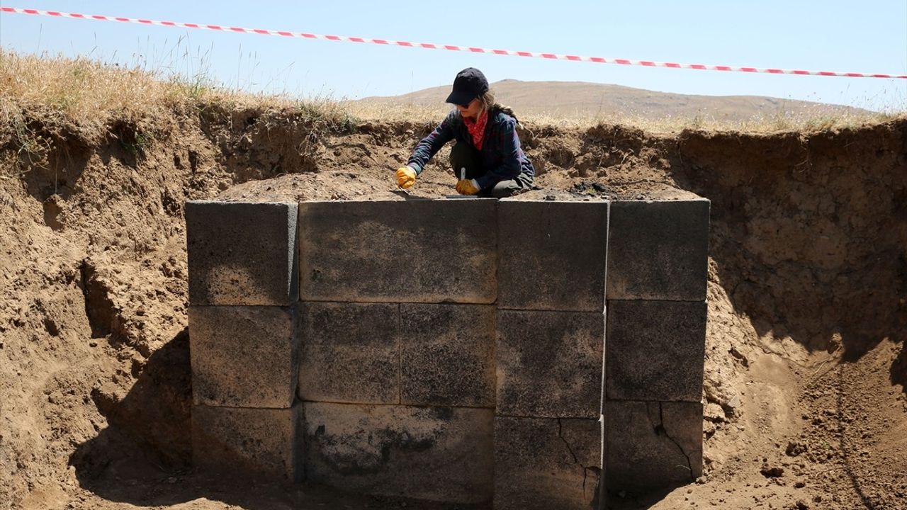 Bitlis'teki Kef Kalesi'nde Urartu Dönemine Ait Yeni Buluntular Keşfedildi