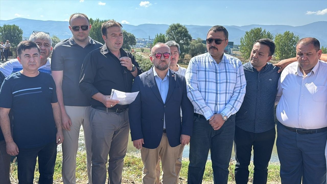 Bolu'da Köylüler Büyüksu Deresi İçin Eylem Düzenledi