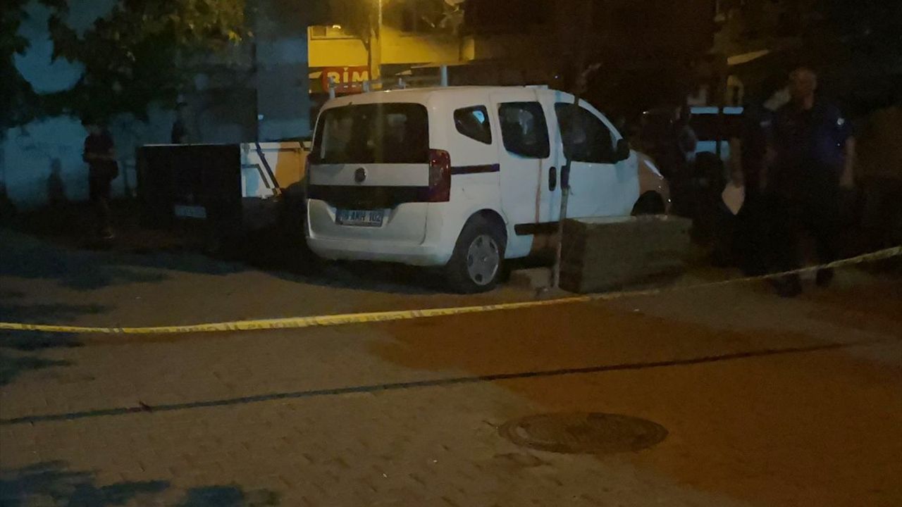 Bursa'da Silahlı Saldırı: 3 Yaralı ve Zanlı Yakalandı