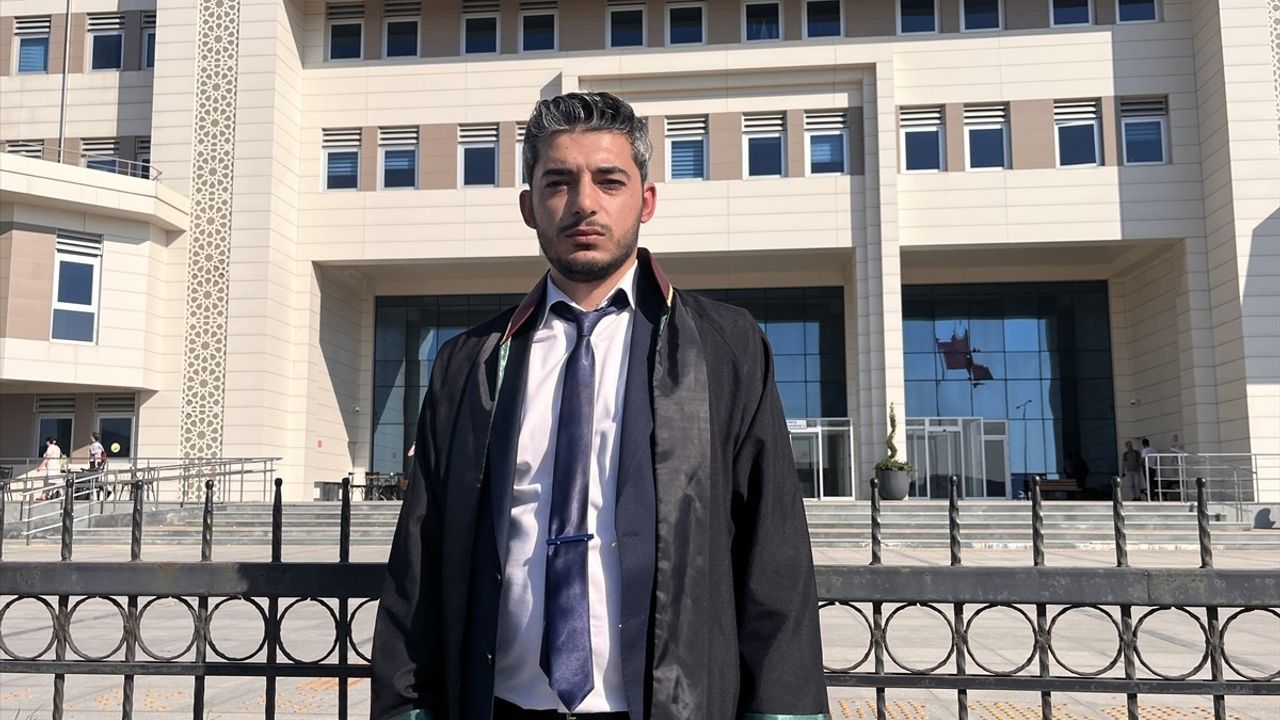 Çanakkale'de Eş Cinayeti Yargılaması Başladı