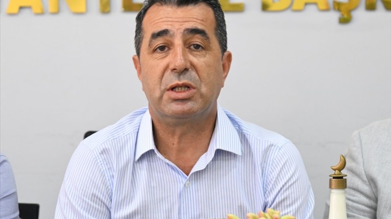 CHP Genel Başkan Yardımcısı Adem, Gaziantep'te Çiftçilerle Buluştu