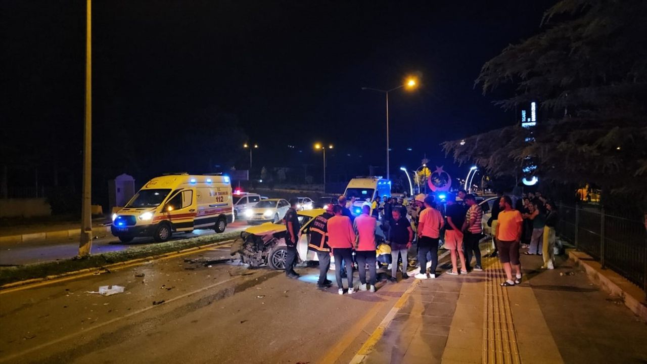 Çorum’da Otomobil Kazasında 3 Yaralı