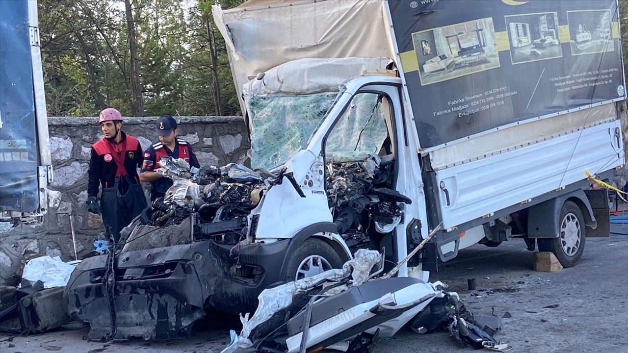 Çorum'daki Feci Trafik Kazası: Üç Kişi Hayatını Kaybetti