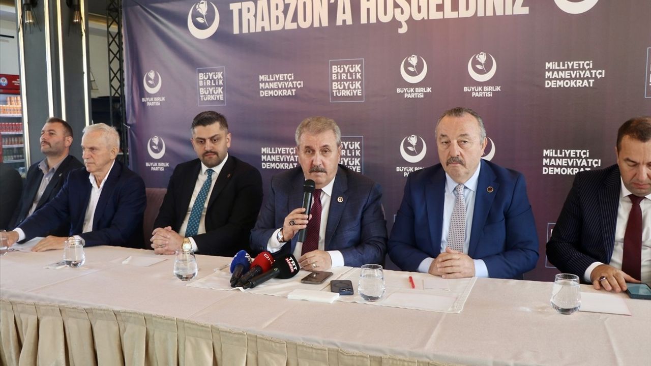 Destici'den Trabzon'da Güçlü Türkiye Vurgusu