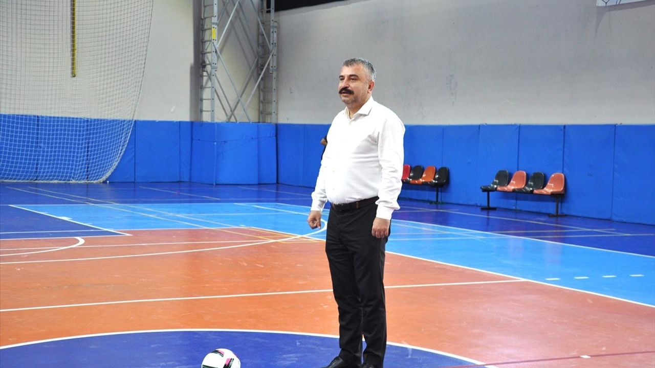 Devlet Korumasındaki Gençler İçin Futsal Turnuvası Açıldı