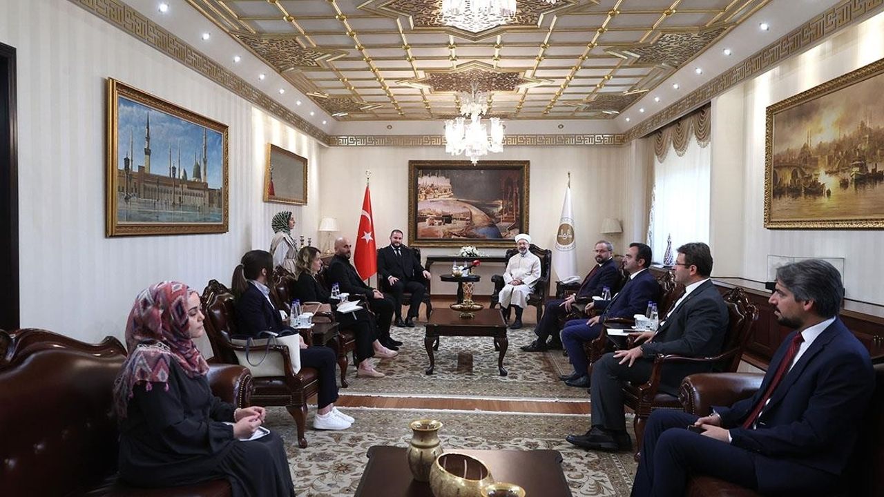 Diyanet İşleri Başkanı Erbaş, Sırbistan Bakanı ile Eğitim İşbirliğini Görüştü