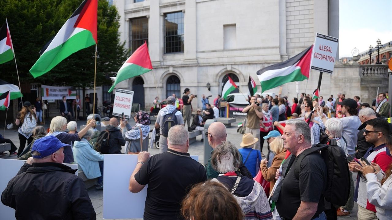 Dublin'de Gazze İçin Protesto: ABD'ye Tepki Göstermeye Devam Ediliyor