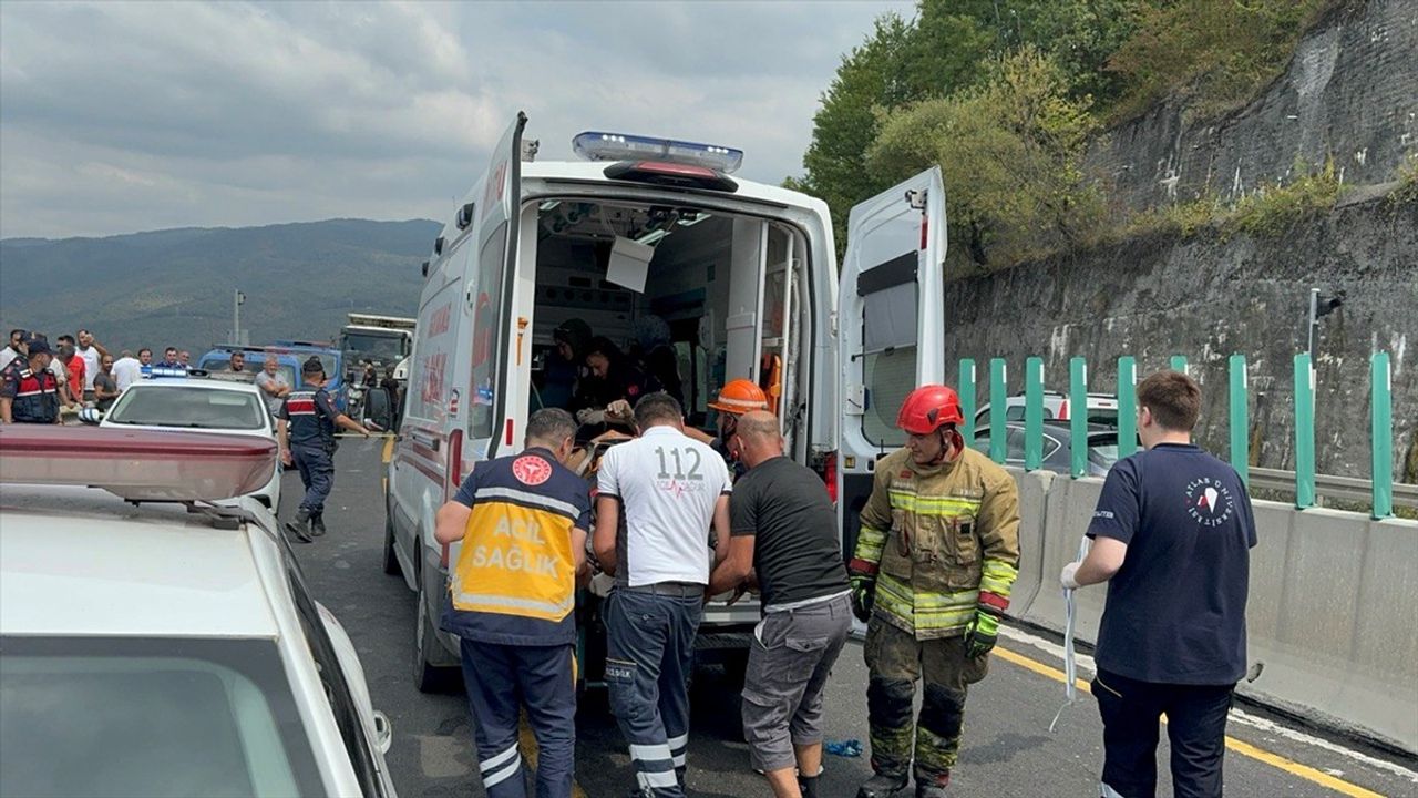 Düzce'de Feci Kaza: 2 Ölü, 2 Yaralı