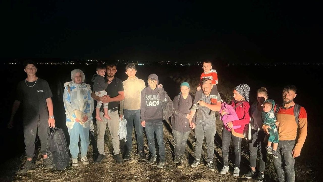 Edirne'de 24 Düzensiz Göçmen Yakalandı